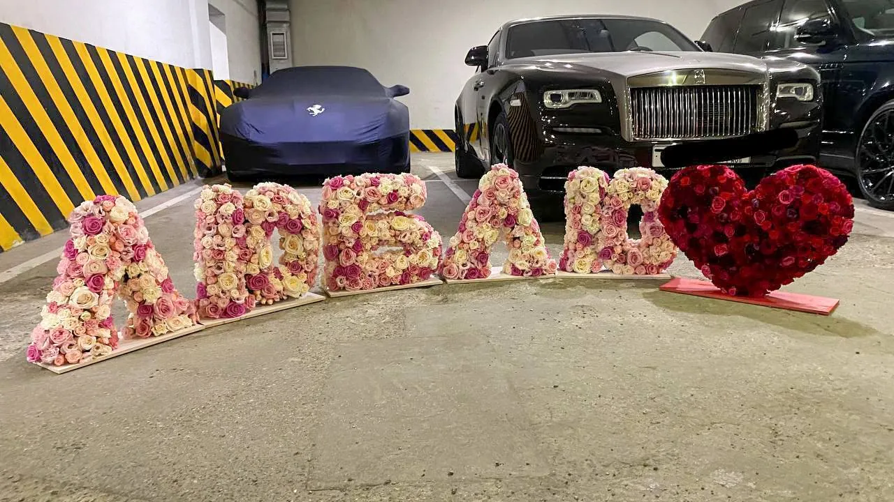 Luxury Авторские floral arrangement by Boston Flowers in Brighton, Boston