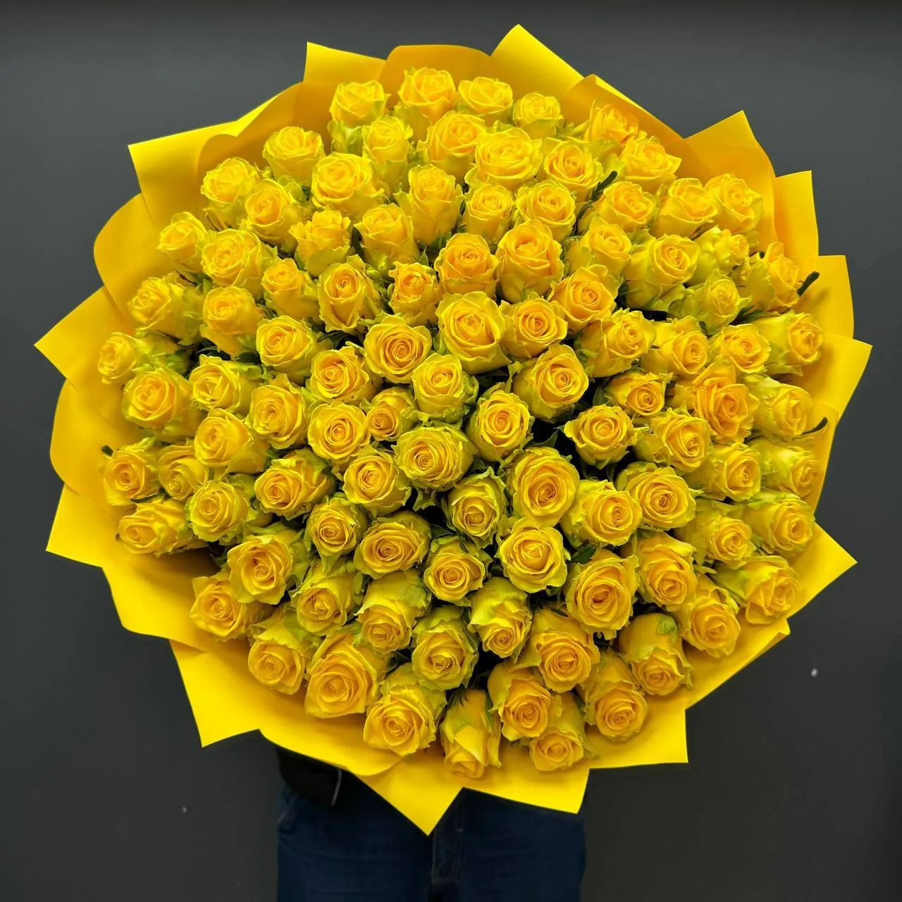 Luxury Розы floral arrangement by Boston Flowers in Brighton, Boston
