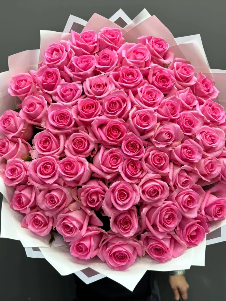 Luxury pink ecuadorian roses arranged by Boston Flowers for Boston delivery