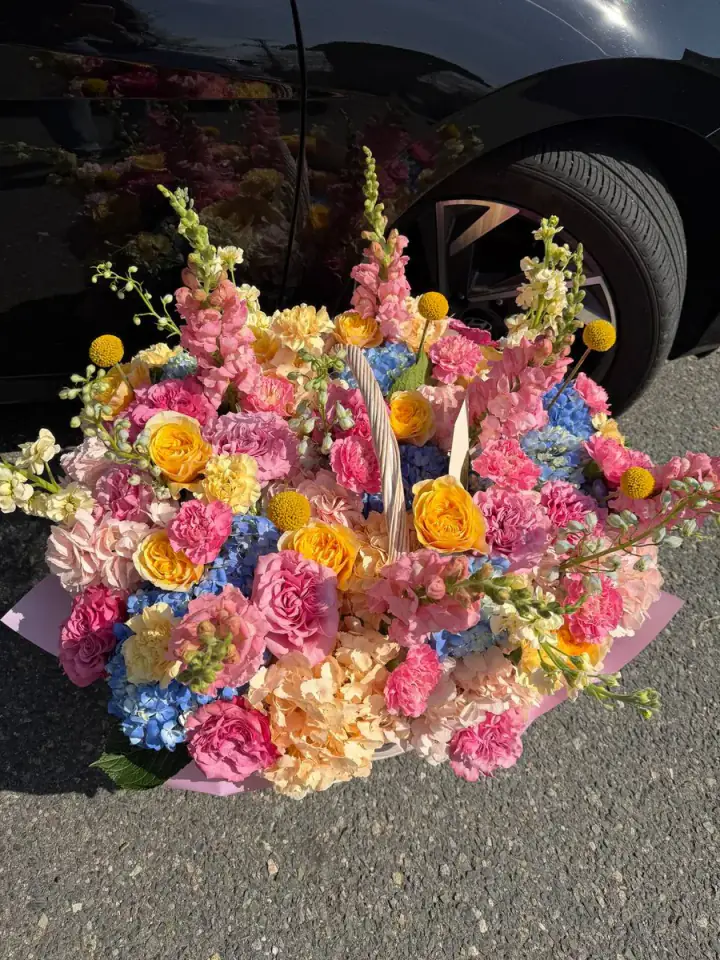Дофаминовая корзина в варианте люкс-букета от Boston Flowers - Слайд 3