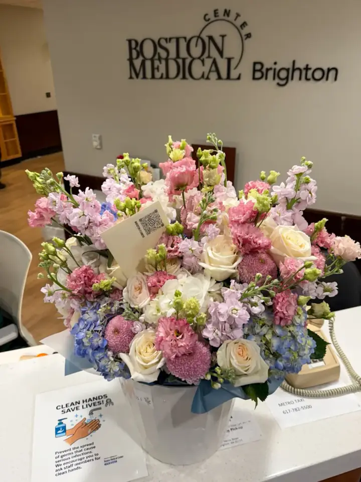 Пастельная композиция Boston Flowers доставлена в Brighton