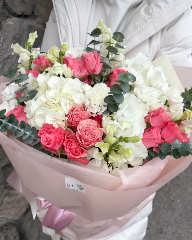 Luxury rose and hydrangea mixed bouquet arrangement by Boston Flowers for delivery in Boston