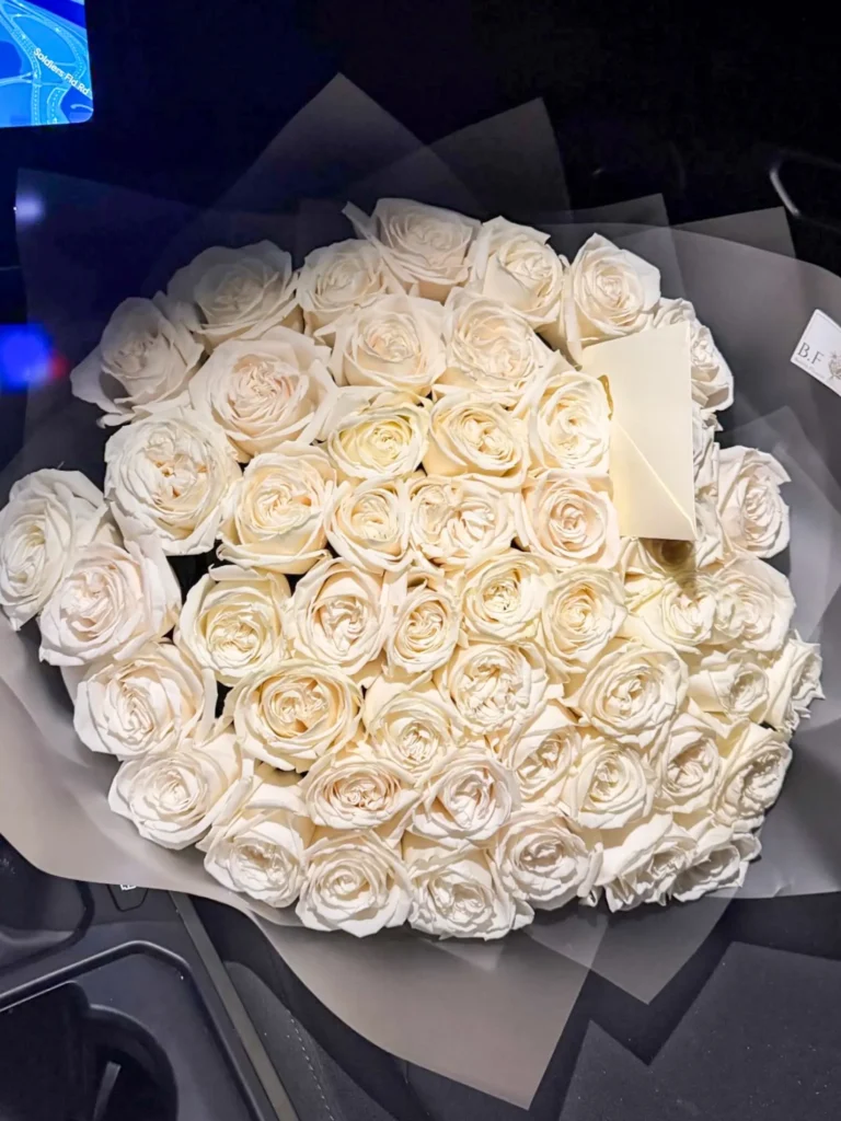 Luxury white ecuadorian roses arranged by Boston Flowers for Boston delivery