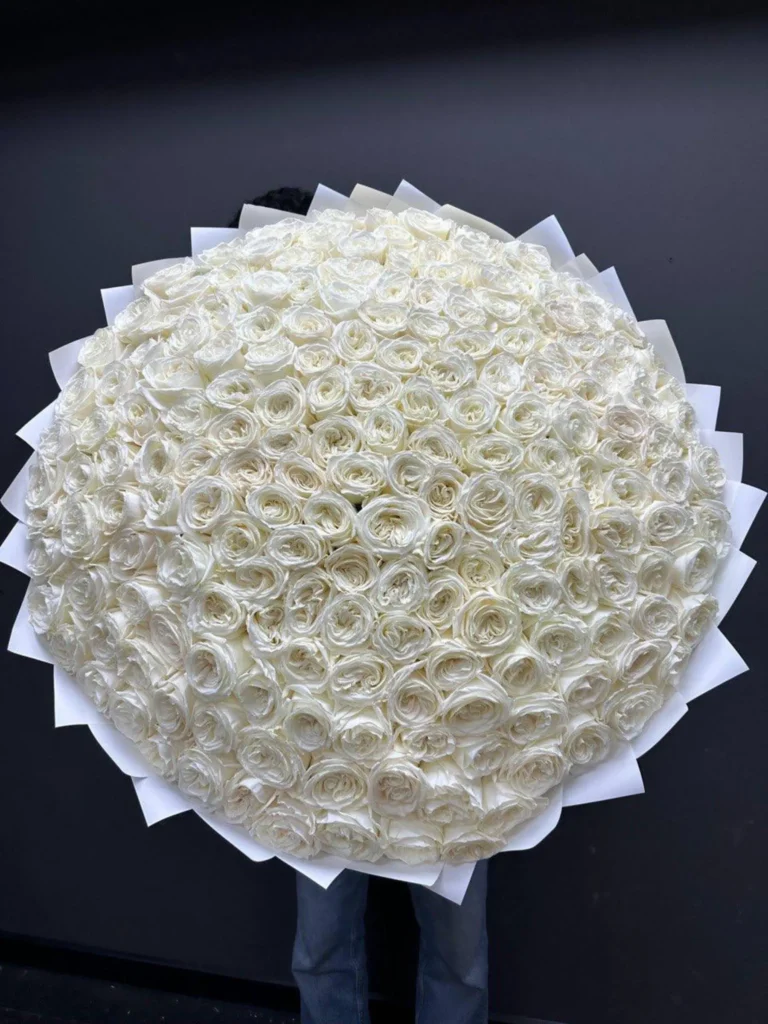 Luxury white ecuadorian roses arranged by Boston Flowers for Boston delivery
